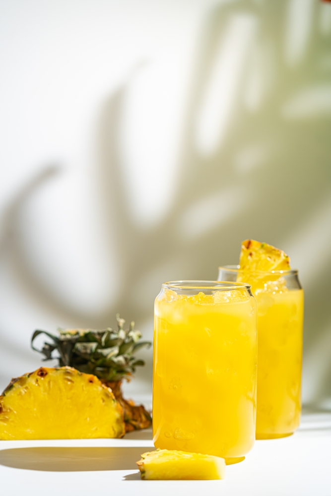 pineapple pineapple juice Pineapple juice hydration Bromelain benefits Natural hydration Pineapple juice digestion Hydrating fruit juice Digestive health with pineapple juice